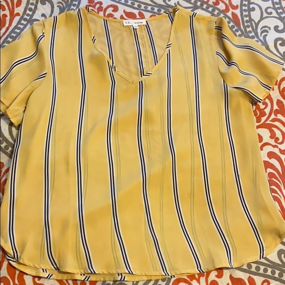 Yellow striped top - Picture 1 of 4